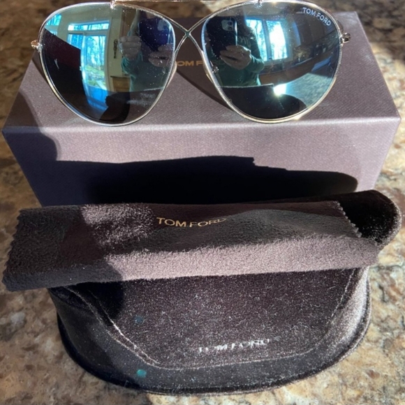 Tom Ford Ava Gold Aviator Sunglasses - Picture 3 of 5